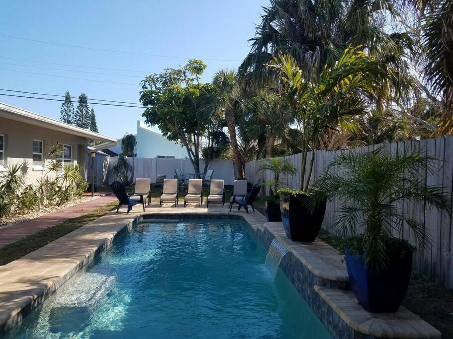 Hawaiian Cottage - Heated Pool Walk To The Beach 코코아비치 외부 사진